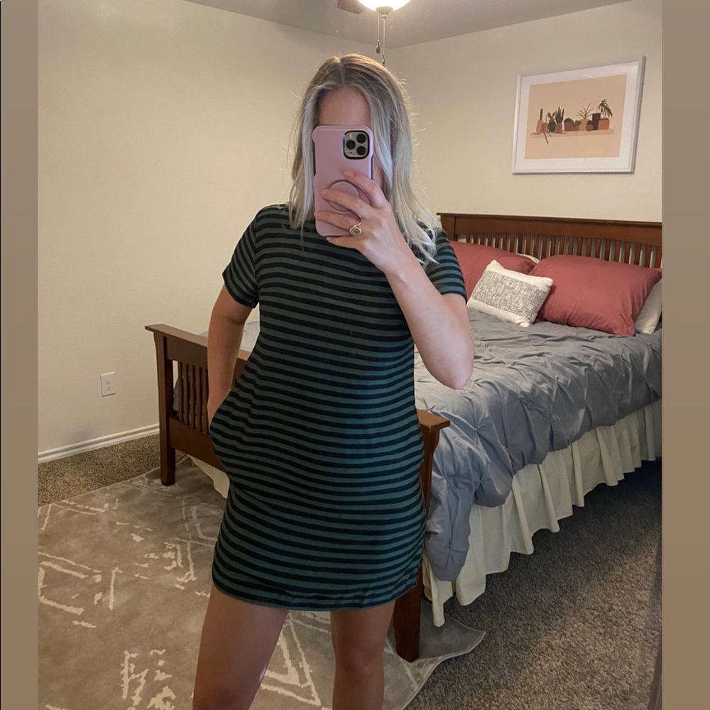 Black and green dress HAS POCKETS